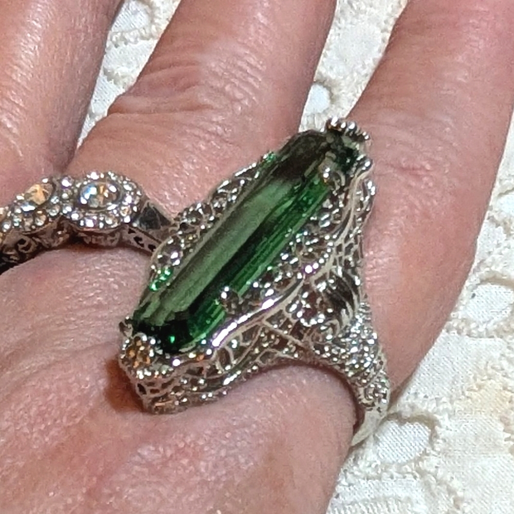 VTG Style Sterling Filigree Peridot Ring - Picture 2 of 7